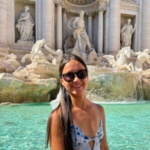 Meet your Posher, Carly